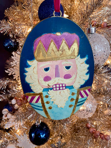 Nutcracker Oval