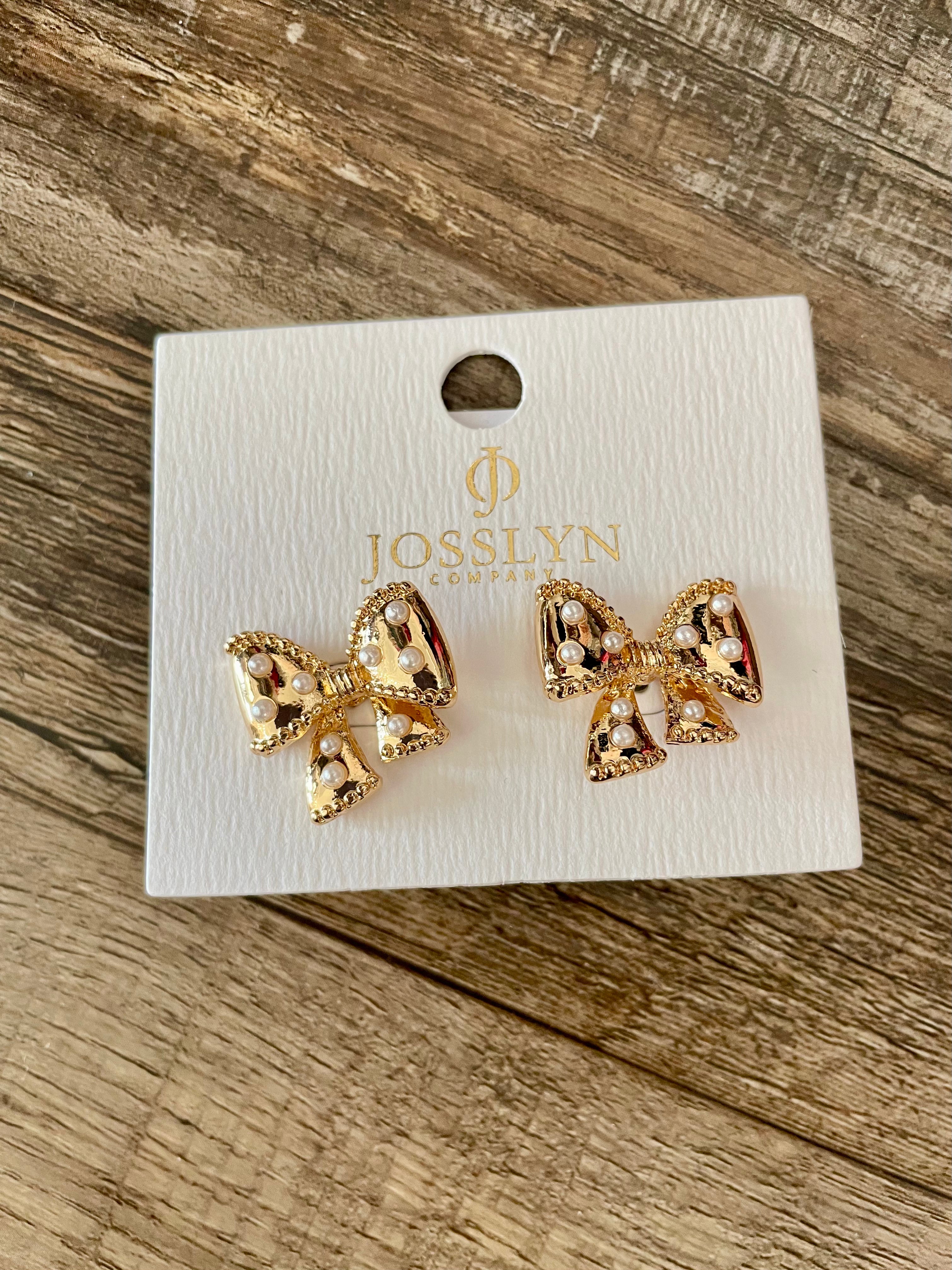 Bow Pearl Stud