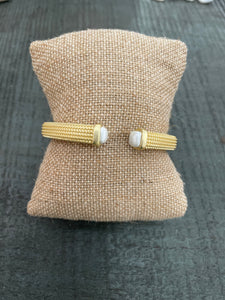 Hinged Pearl